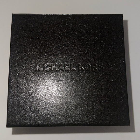 NWB Michael Kors MK Link Gold Earrings - Picture 5 of 5